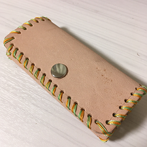 ヌメ革と牛革の違い