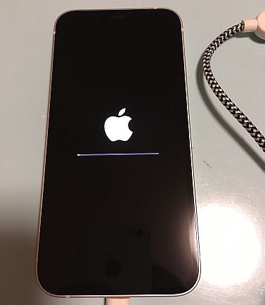 iPhone12miniを接続